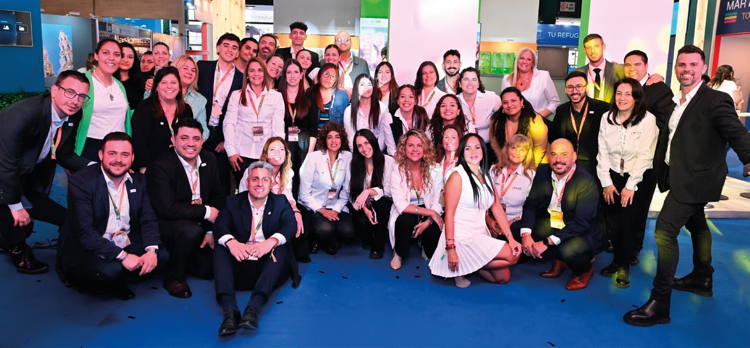 Equipo de Grupo Coris Latam en un encuentro regional del sector turístico