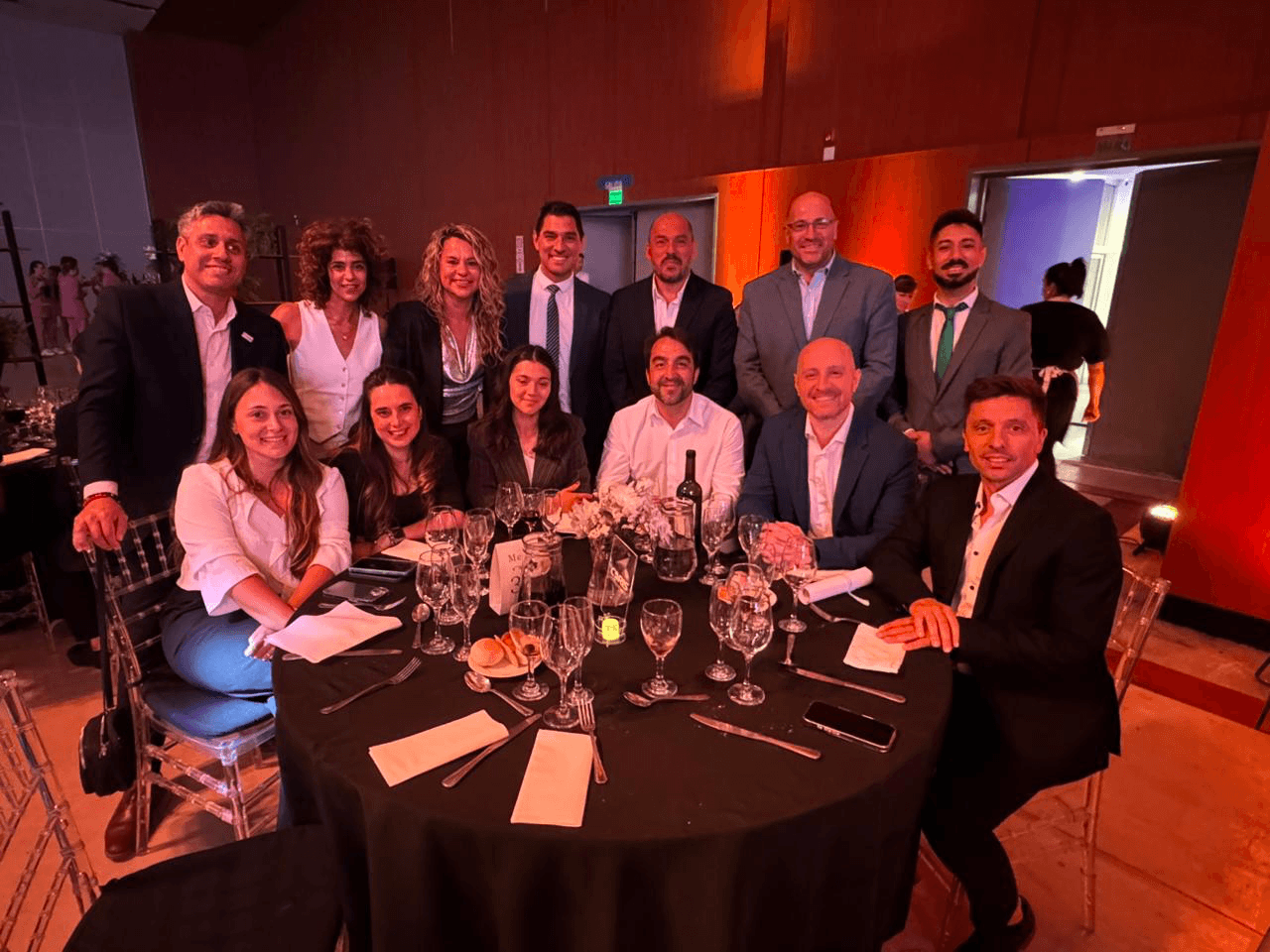 Equipo Coris junto a agentes de viajes en los Premios Bitácora 2025